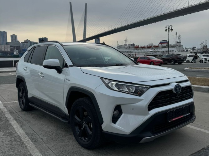 TOYOTA RAV4 HYBRID в г.Санкт-Петербург