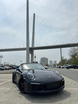 PORSCHE 911 CARRERA 4 GTS