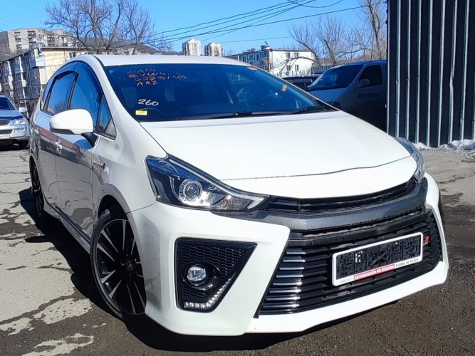 TOYOTA PRIUS ALPHA GR SPORT в г.Вилючинск