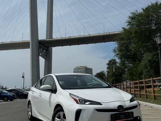TOYOTA PRIUS 4WD в Камчатский край