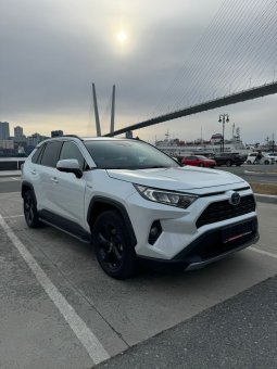 TOYOTA RAV4 HYBRID в г.Санкт-Петербург